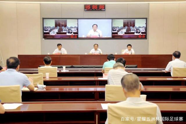 罗马诺：莱万经纪人接触尤文米兰，尤文认为薪水高，米兰内部分歧